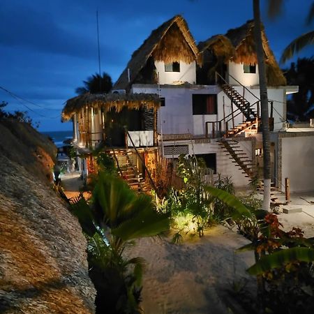 Casa Mate Beachfront Houses 엘 쿠요 외부 사진
